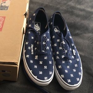 Yankees vans